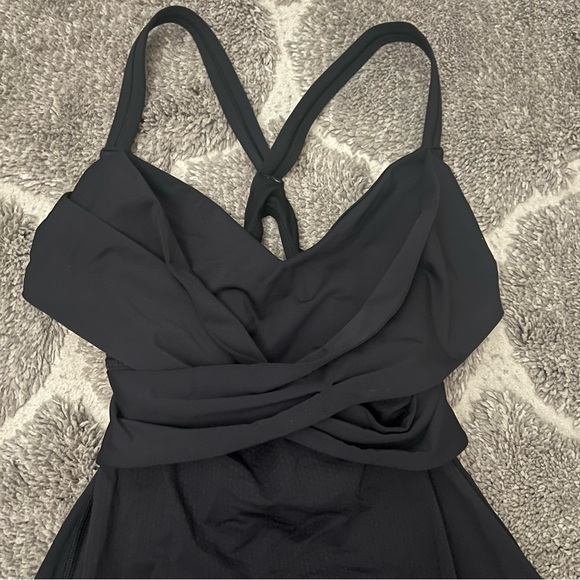 Lululemon tank - Picture 2 of 5